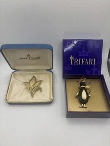 2 Trifari Pin Brooch With BOX Penguin Black White Gold Tone Leaf Hat Scarf - Picture 1 of 8