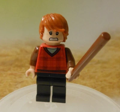 Lego 4841 HOGWARTS EXPRESS MINI FIGURE Ron Weasley Tartan Vest Harry Potter 2010 - Image 1 of 2