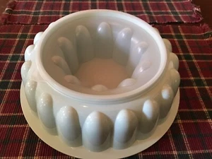 Vtg Tupperware Mint Green Jello Mold Ice Ring Mold 3 Piece Set 1202 Jello Ring - Picture 1 of 12