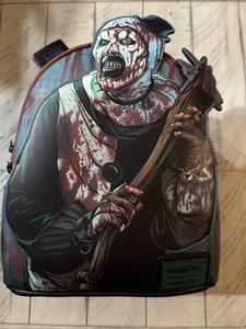 Loungefly, Terrifier Art the Clown Blood Splatter GITD Mini-Rucksack EE Excl - Bild 1 von 2