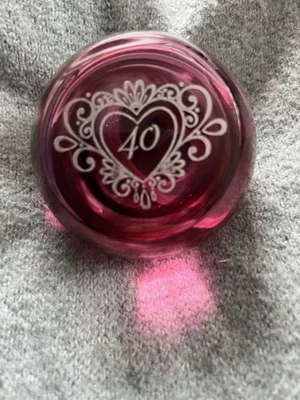 CAITHNESS SCOTLAND RUBY 40TH ANNIVERSARY ETCHED GLASS PAPERWEIGHT - Image 1 of 4