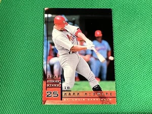 1998 Leaf Rookies and Stars #41 Mark McGwire St. Louis Cardinals - Picture 1 of 1