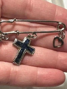 Safety Pin Cross Heart Vintage Tack Pin T-6292 - Picture 1 of 1