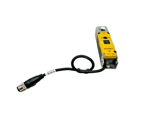 Keyence GS-71PC Safety Interlock Switch - Picture 1 of 3