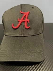 New Era 39Thirty Alabama Crimson Tide New W/stickers Med-Lrg Flex Fit - Picture 1 of 2