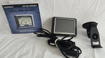 GARMIN Nuvi 260 GPS Navigation Bundle w-Auto Charger. Manual, and Car Mount - Image 1 of 4