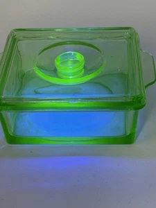 Vintage Hazel Atlas Green Uranium Glass Lidded 4”x4”x2” Square Dish With Lid - Picture 1 of 15