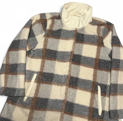 Abrigo polar Sherpa a cuadros ASPEN: frente a presión, bolsillos con cremallera, crema/gris, para mujer 2X” Foto 1 de 4