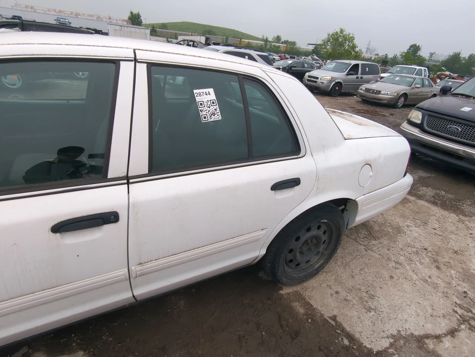 2003-2011 Ford Crown Victoria Driver Rear Door Oem F5AM0 - Image 1 of 1