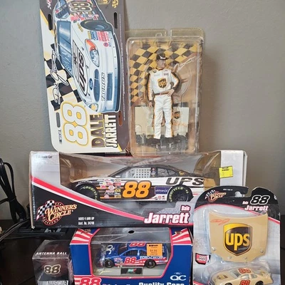 DIECAST COLLECTIBLES 1/18 SCALE COMBO Winners Circle / NASCARR1 #88 Dale Jarrett - Image 1 of 4