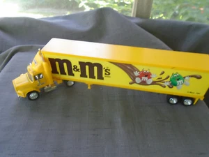 Matchbox Super Rigs Kenworth Aerodyne Semi, 1995 M&M's - Picture 1 of 4