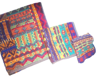 VINTAGE CANNON SOUTHWESTERN TRIBAL TURQUOISE RED (3P) HAND, bath TOWEL, WASH SET - Image 1 of 4
