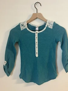 Girl’s Teal Thermal Top With Lace & Button Detail By Beautees Size Small - Picture 1 of 8