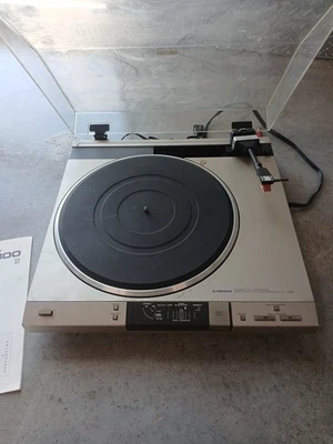 Tocadiscos de seguimiento lineal Pioneer PL-L800 enciende y funciona. Foto 1 de 4