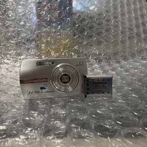 🔥Olympus Mju M 700 Silver 7.1MP digital camera W Battery 🔥 - Picture 1 of 2