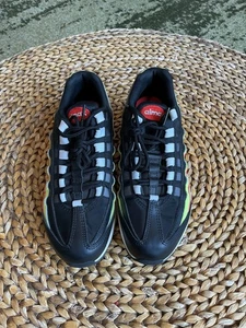 5M - NIKE AIR MAX 95 'NEON RED' RUNNING LIFESTYLE - Bild 1 von 9