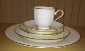HOF GOLD FEINPORZELLAN VON LENOX 5-TEILIGES GEDECK HERGESTELLT IN DEN USA NEU MIT ETIKETT - Bild 1 von 9