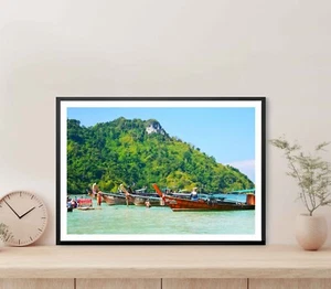 Long Tail Boat Waiting For Passengers Poster Premium Quality Choose your Size - Foto 1 di 5