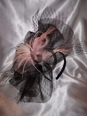 HALLOWEEN VAMPIRO GÓTICO ROSA EMPLUMADO NEGRO RED DIADEMA Foto 1 de 4