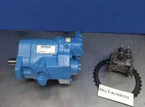Vickers PVB5-RSY-40-CM12 Positive Displacement Hydraulic Pump =New Old Stock= - Picture 1 of 8