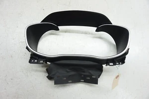 Cuadro de instrumentos Genesis G70 2019-2021 OEM moldura envolvente 84830-G9000 - Imagen 1 de 15
