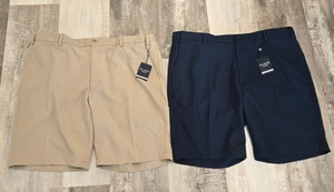 SET BESTEHEND AUS 2 - NEU MIT ETIKETT - Jos A Bank Traveler maßgeschneiderte Passform blau hellbraun Performance Shorts 42 - Bild 1 von 4