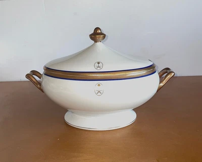 Cuenco para servir cubierto ovalado vintage Limoges Bernardaud con detalles de cobalto y oro Foto 1 de 4