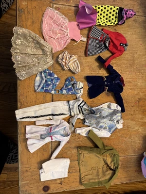 Lote de ropa vintage años 60-moderna Barbie/Ken/patrón traje de baño original dorado y blanco Foto 1 de 4