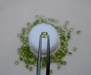 Peridot Quadrat lose facettiert Natur Edelstein 3 mm - Bild 1 von 4