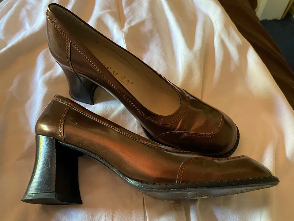 Delman Copper Patent Leather Chunky Heel Pumps 9 M - Image 1 of 4
