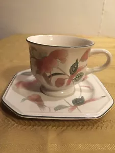 Taza y platillo de té/café con patas de flores de seda Mikasa F3003 - Imagen 1 de 4