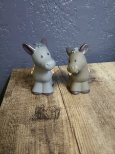 Lot of 2 Fisher Price Little People CHRISTMAS NATIVITY DONKEYS 2002 2005 - Picture 1 of 5