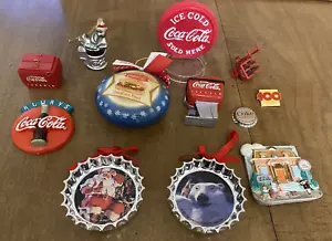 Coca-Cola Lot 12 collectibles, Christmas ornaments, magnets, enamel pin Vintage - Picture 1 of 12