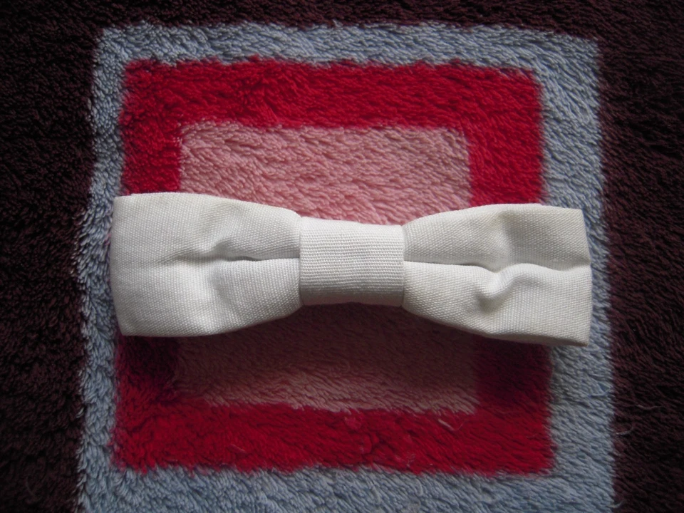 PAJARITA BLANCA CON CLIP RESISTENTE AL ÓXIDO REAL VINTAGE AÑOS 90 3-1/2" X 1" Foto 1 de 4