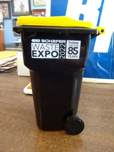 2022 WASTE EXPO MINI BIN DESKTOP GARBAGE TRUCK CAN WASTE MANAGEMENT PEN HOLDER - Picture 1 of 7