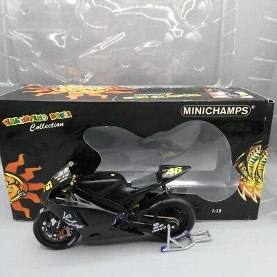 SIGNED Minichamps 1/12 Scale Rossi 122063046 YZR-M1 Camel Yamaha 2006 SIGNED - Image 1 of 4