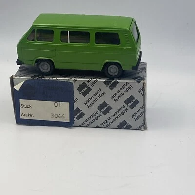 Conrad 3066 VW T3 Transporter Green 1/43 - Image 1 of 4