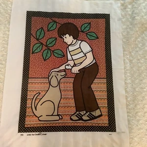 Tela de pared artesanal vintage 1982 The Creative Circle Boy Dog marrón beige 19"x24,5" - Imagen 1 de 6