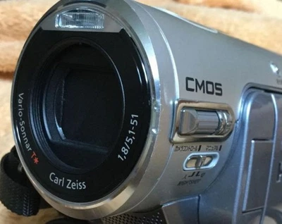 Sony Handycam HDR-HC3 Silver Camcorder Video Camera Full HD 10x Zoom Japanese - Image 1 of 4