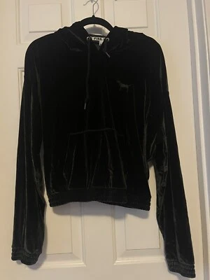 Victoria's Secret ROSA Negro Terciopelo Terciopelo Pullover Recortado Elástico Sudadera con Capucha Grande Foto 1 de 4