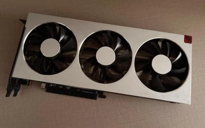 AMD Radeon VII 7 16 GB scheda grafica (RX-VEGMA3 V1.0) 4096-bit HBM2 GPU da gioco - Immagine 1 di 3