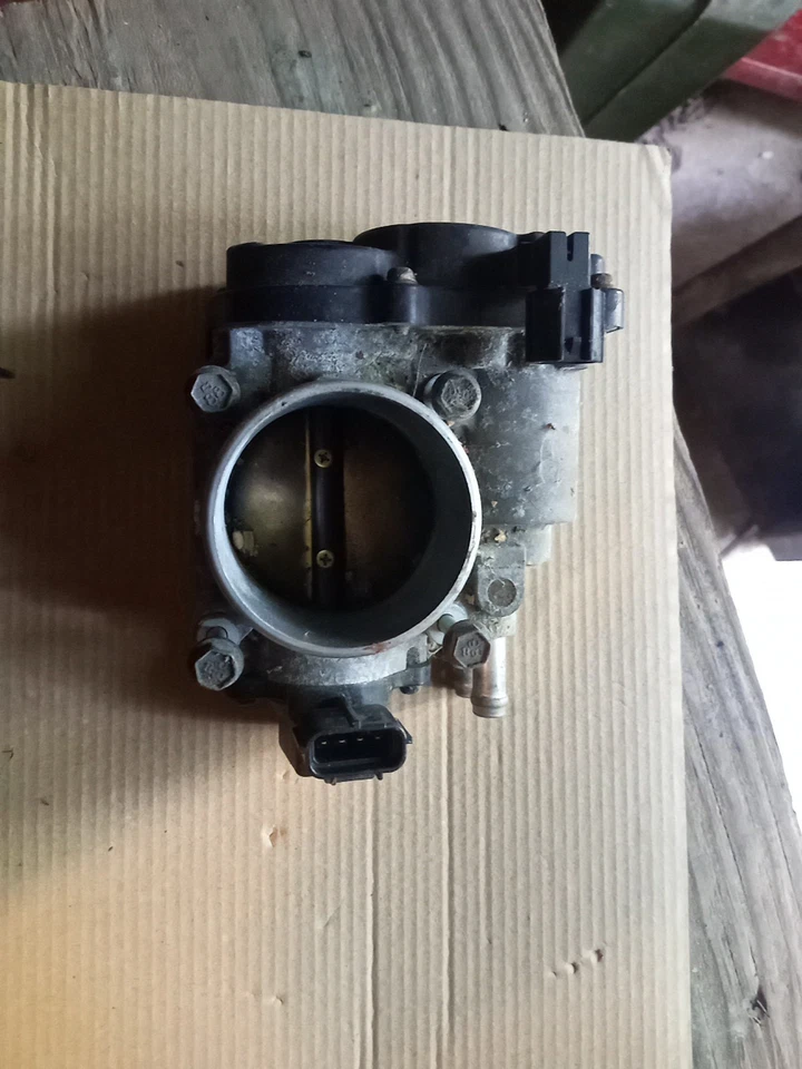 2002 Jaguar X Type 2.5L Throttle Body - Изображение 1 из 1