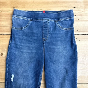 Spanx Damen M Distressed Jeggings, Medium Wash Stretch Denim, Raw Hem, 20203R - Bild 1 von 18