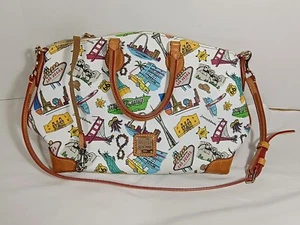 Dooney & Bourke Landmark Las Vegas Hollywood NY Hobo Edizione Limitata - Foto 1 di 17