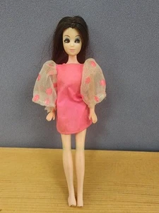70er Jahre Topper Dawn Puppe Freundin Angie rosa gepunktetes Kleid glänzende braune Haare lesen - Bild 1 von 16