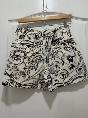 Pantalones Cortos Zara Cuentas Algodón Crema Cuentas Florales Talla XS con Manchas Foto 1 de 4