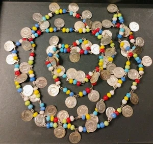 ¡Vibraciones exóticas BERBERBER! Collar largo con cuentas de vidrio soplado a mano 46" ¡con dijes para monedas! - Imagen 1 de 10
