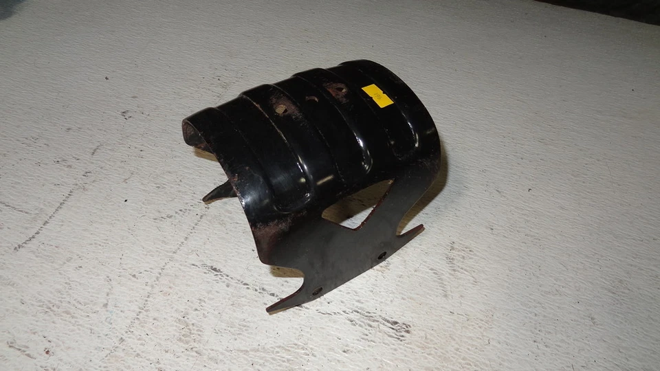 1982 铃木 GS750 GS 750 E GS750E S196 挡泥板支架 — 第 1/1 张图片