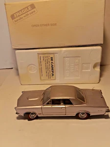 1:24 1965 Pontiac GTO Hardtop Coupé Iris Mist violet voiture moulé sous pression avec boîte d'origine - Photo 1/9