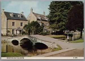 Bourton-On-The-Water Gloucestershire England Postcard - Picture 1 of 2